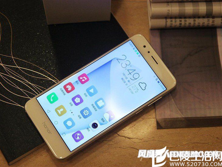 荣耀8 4GB+32GB 全网通版 流光金 荣耀8 4GB+32GB 全网通版 流光金