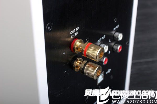 箱体背面 箱体背面