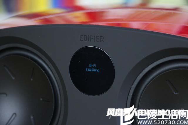 先将音箱切换到WiFi模式