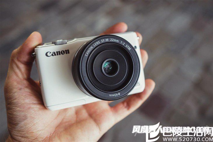 佳能EOS M10 佳能EOS M10