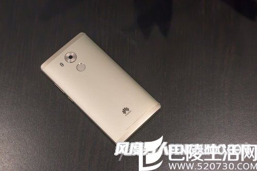 HUAWEI Mate 8