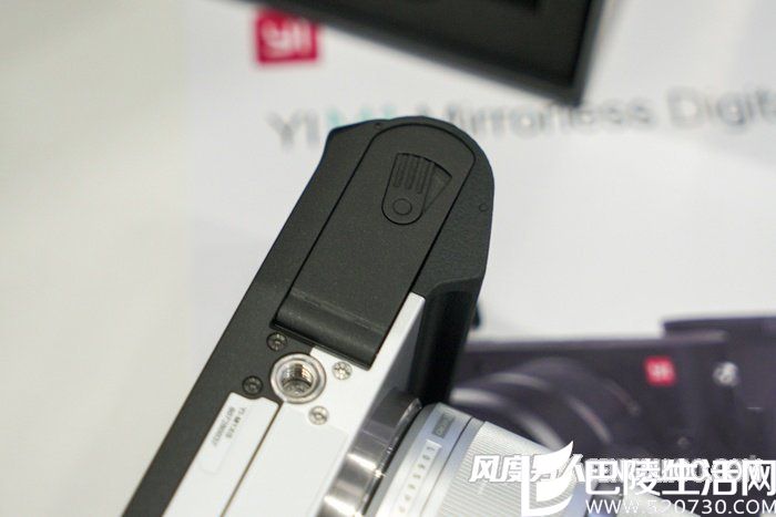 小蚁M1相机底部