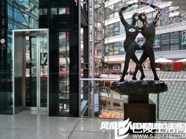 随手拍样张(光圈：f/1.7、ISO速度：97、曝光时间：1/50秒)