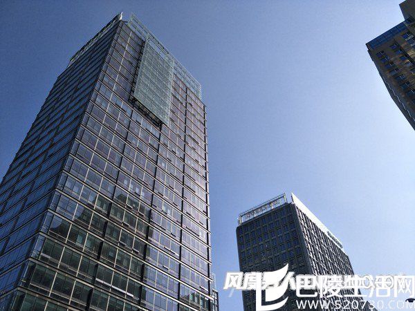 随手拍样张(光圈：f/1.7、ISO速度：33、曝光时间：1/2013秒)