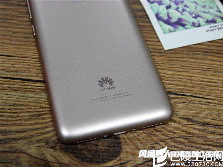 华为畅想6背部指纹识别