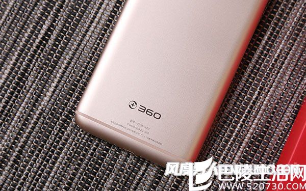 360N4S骁龙版背面