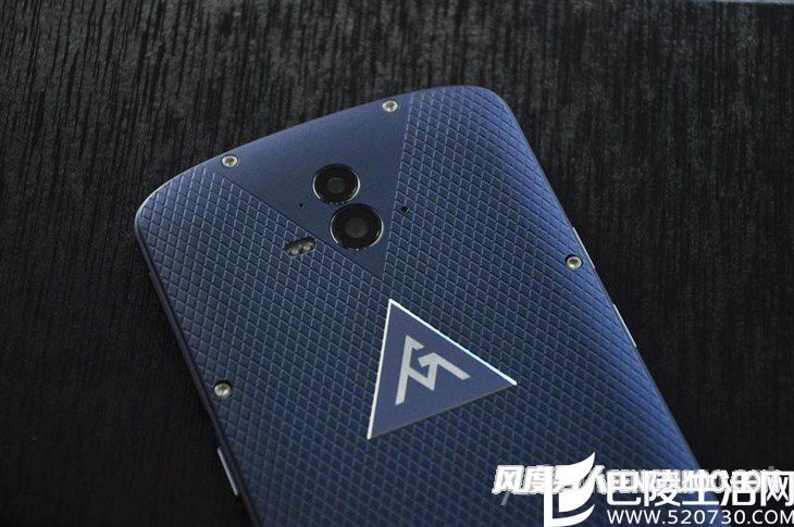 AGM X1三防手机后摄像头