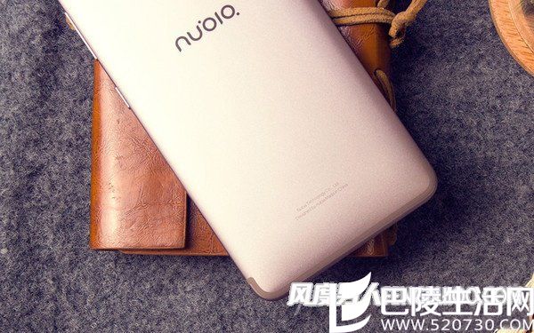 努比亚miniS背面LOGO