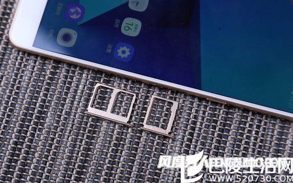 三星C9 Pro6三卡槽设计好评