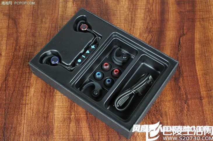 弄客SNOW运动激励耳机包装盒