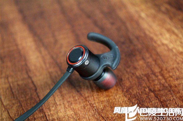 弄客SNOW运动激励耳机好不好