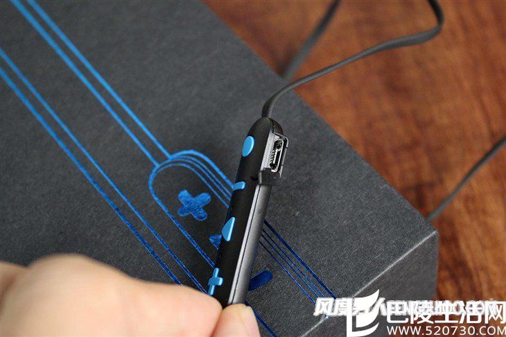 弄客SNOW运动激励耳机麦克风