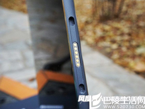 华硕灵焕3屏幕磁吸口