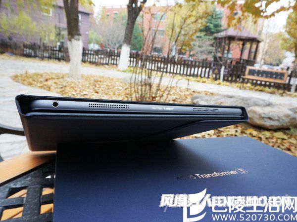 华硕灵焕3侧面照