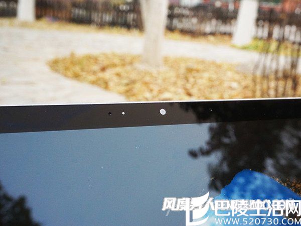 华硕灵焕3前置摄像头