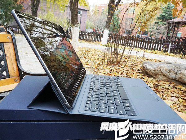 华硕灵焕3侧面照