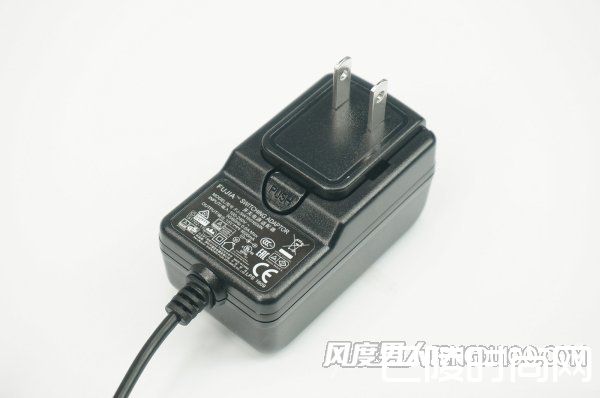 iRoar Go声霸锣智能移动版音箱插头