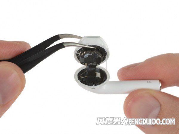 AirPods耳机拆解 AirPods耳机拆解