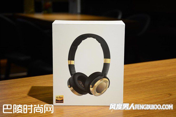 小米新款头戴式耳机包装盒