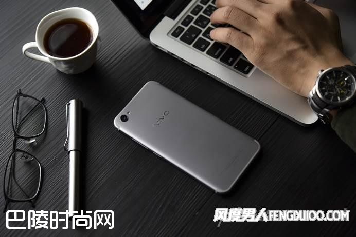 vivo X9星空灰背面 vivo X9星空灰背面