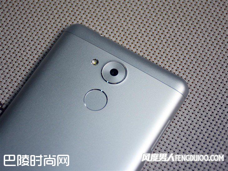  华为畅享6S后摄像头