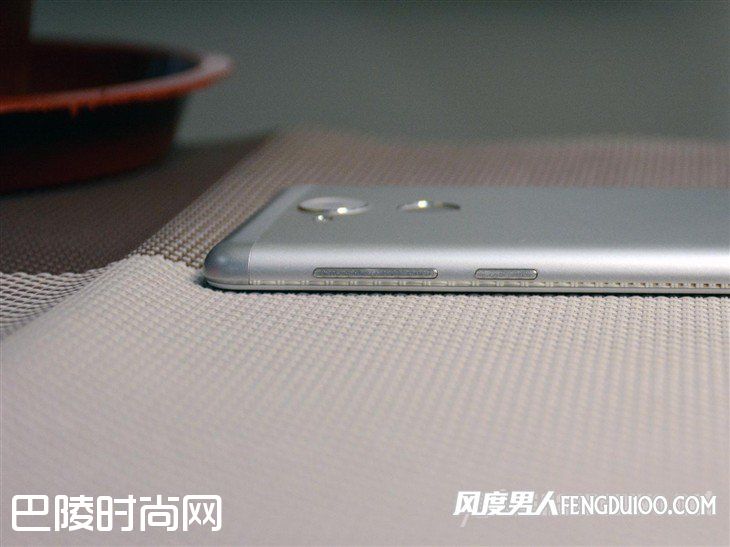  华为畅享6S侧面按键