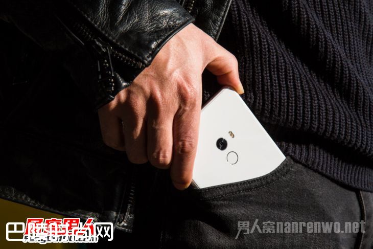 小米MIX皓月白颜值