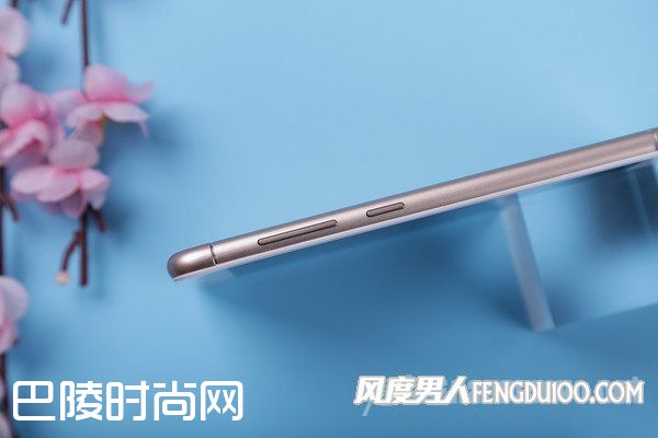 康佳R9侧面设计