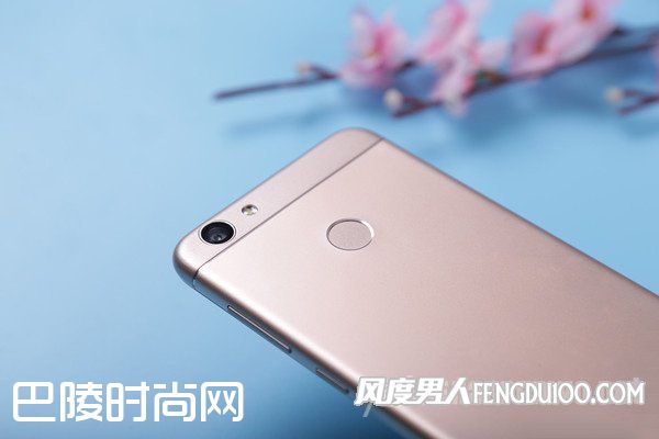 康佳R9背部设计