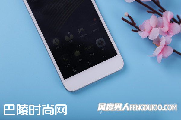 康佳R9正面底部外观