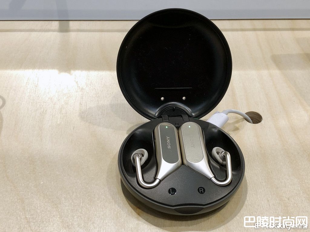 Xperia Ear Duo照片