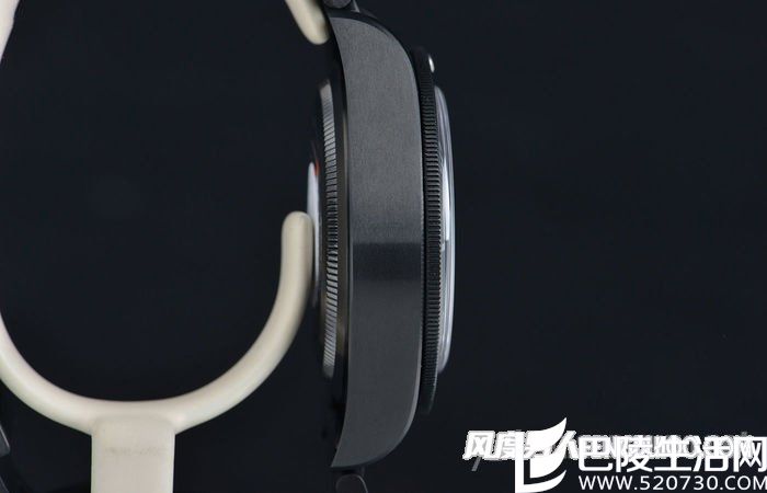 　　帝舵潜水表系列符合人体工学