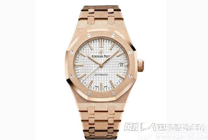 皇家橡树系列&ldquo;霜金&rdquo;腕表