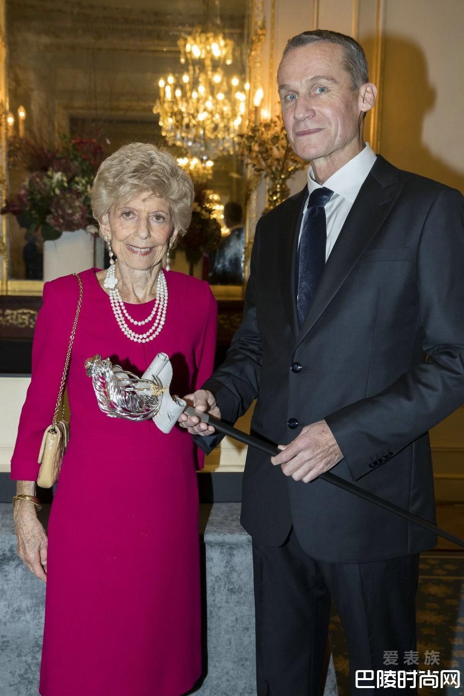 Chopard萧邦为法兰西学院院士安德烈·马金(Andreï Makine)锻造佩剑