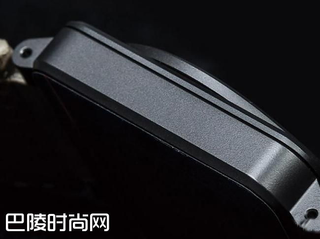 军风陶瓷大三针 BELL&ROSS BR03-92 vs IWC马克十八;BELL&ROSS;柏莱士;IWC;万国表