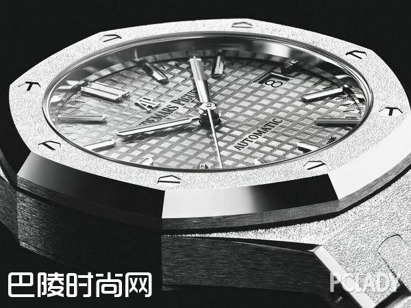 【2017 SIHH日内瓦钟表展】爱彼皇家橡树系列计时码表