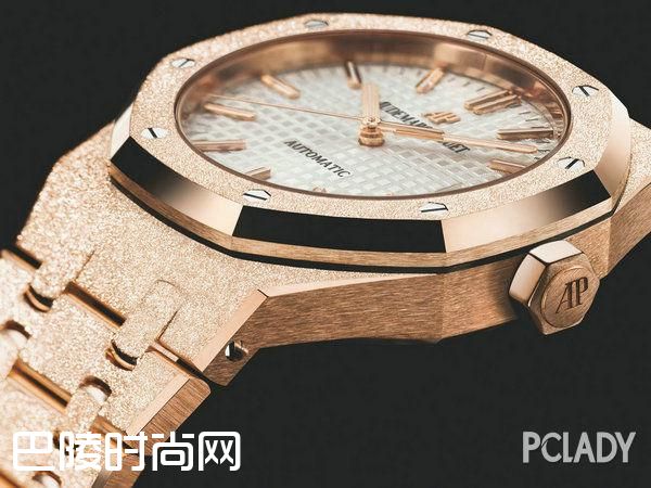 【2017 SIHH日内瓦钟表展】爱彼皇家橡树系列计时码表