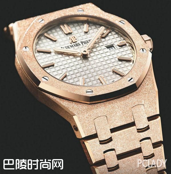 【2017 SIHH日内瓦钟表展】爱彼皇家橡树系列计时码表