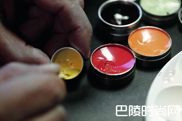 雅克德罗传承微绘艺术，成就稀世典藏