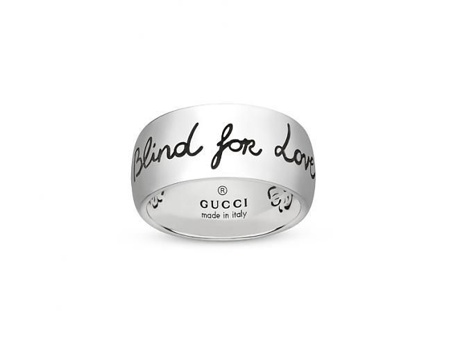 李宇春佩戴Gucci腕表首饰亮相米兰机场;GUCCI；古驰腕表