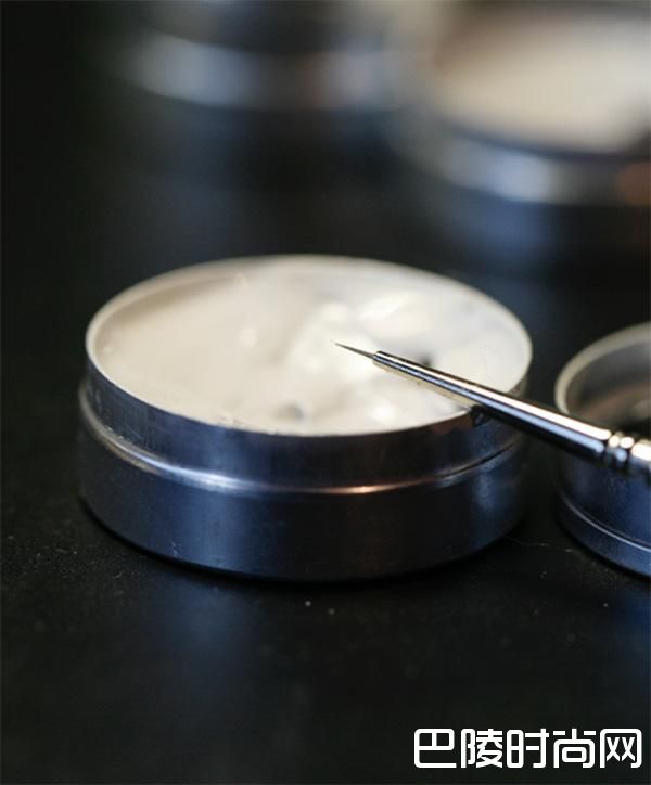 雅克德罗传承微绘艺术，成就稀世典藏