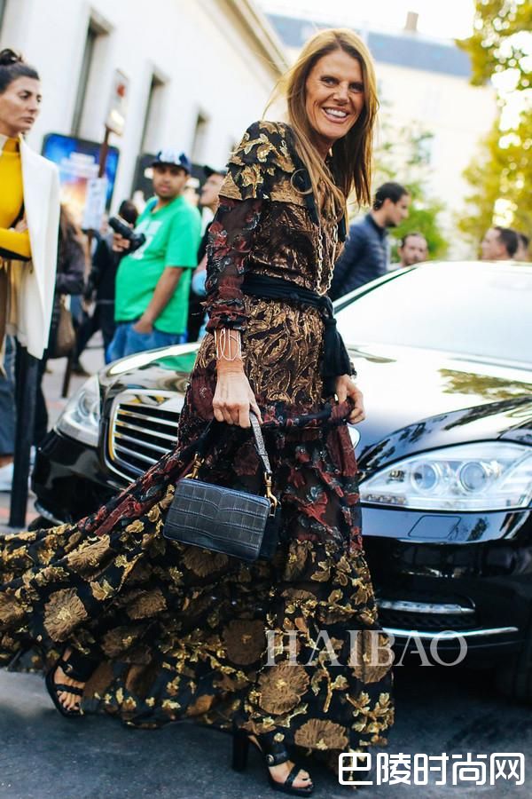 《Vogue》日本版自由时装总监及创意顾问安娜·戴洛·罗素(Anna Dello Russo)