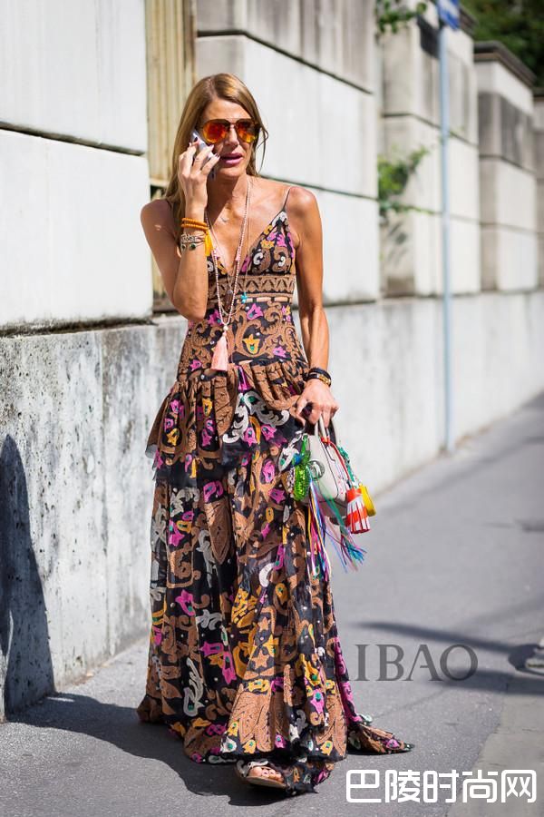 《Vogue》日本版自由时装总监及创意顾问安娜·戴洛·罗素(Anna Dello Russo) 2016春夏米兰男装周独家街拍