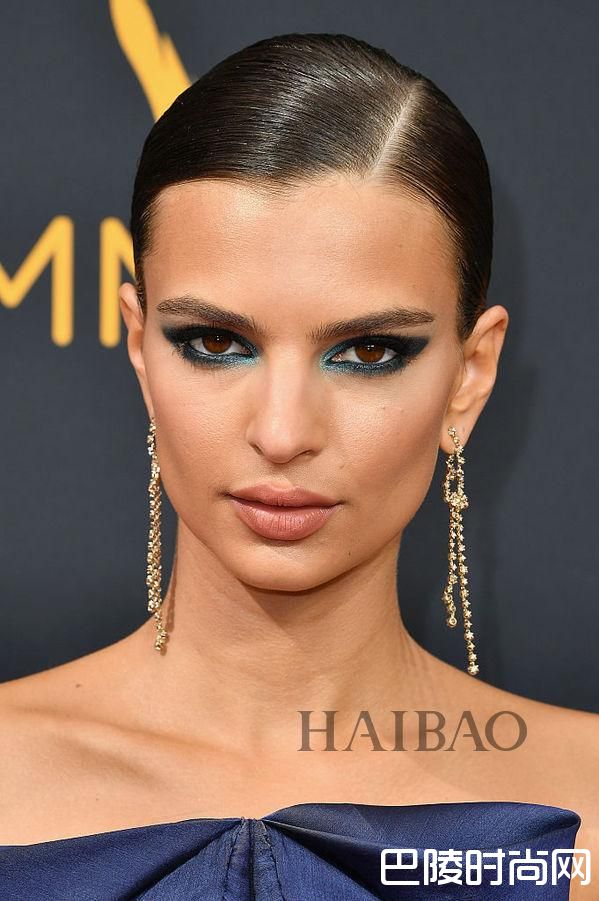 艾米丽·拉塔科夫斯基(Emily Ratajkowski)