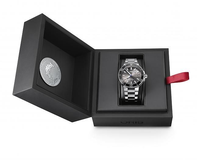 【Pre Basel 2017】豪利时推出锤头鲨限量版腕表，向濒危物种伸出援手;BASEL;ORIS;豪利时