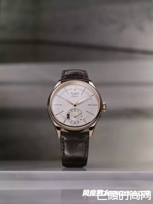 双刃剑状中央指针