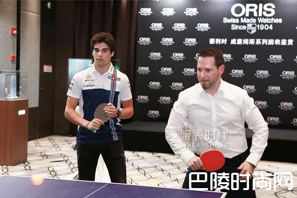 为了了解F1赛场上争分夺秒的刺激和悬念，Lance Stroll及David Weber先生与到场来宾进行了乒乓球游戏互动