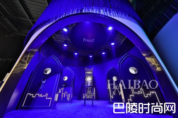 青金石传递的智慧与自信在深邃的深蓝空间中涌动