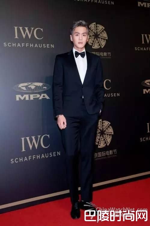 f6ec877086114d5a938458445c978e7d_th.jpg f6ec877086114d5a938458445c978e7d_th.jpg