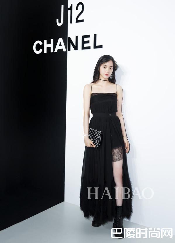 欧阳娜娜亮相香奈儿(Chanel) J12非黑即白多维体验